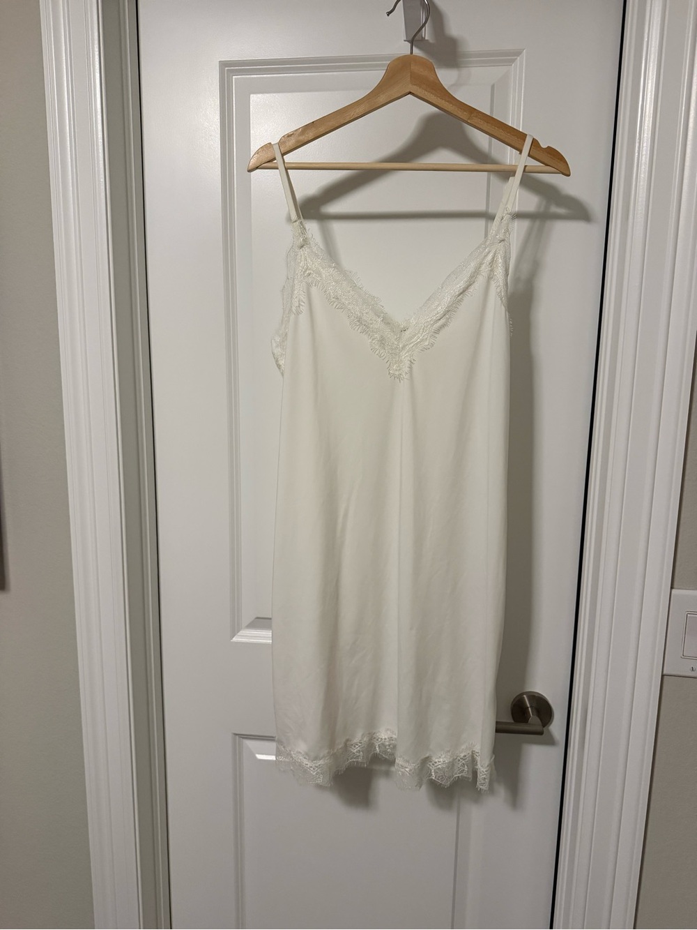 Delicate Lace-Trim White Slip Dress with Adjustable Straps